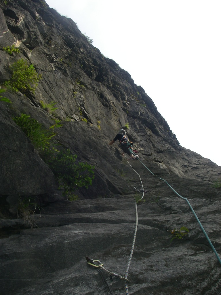 明星山 P6南壁 直上